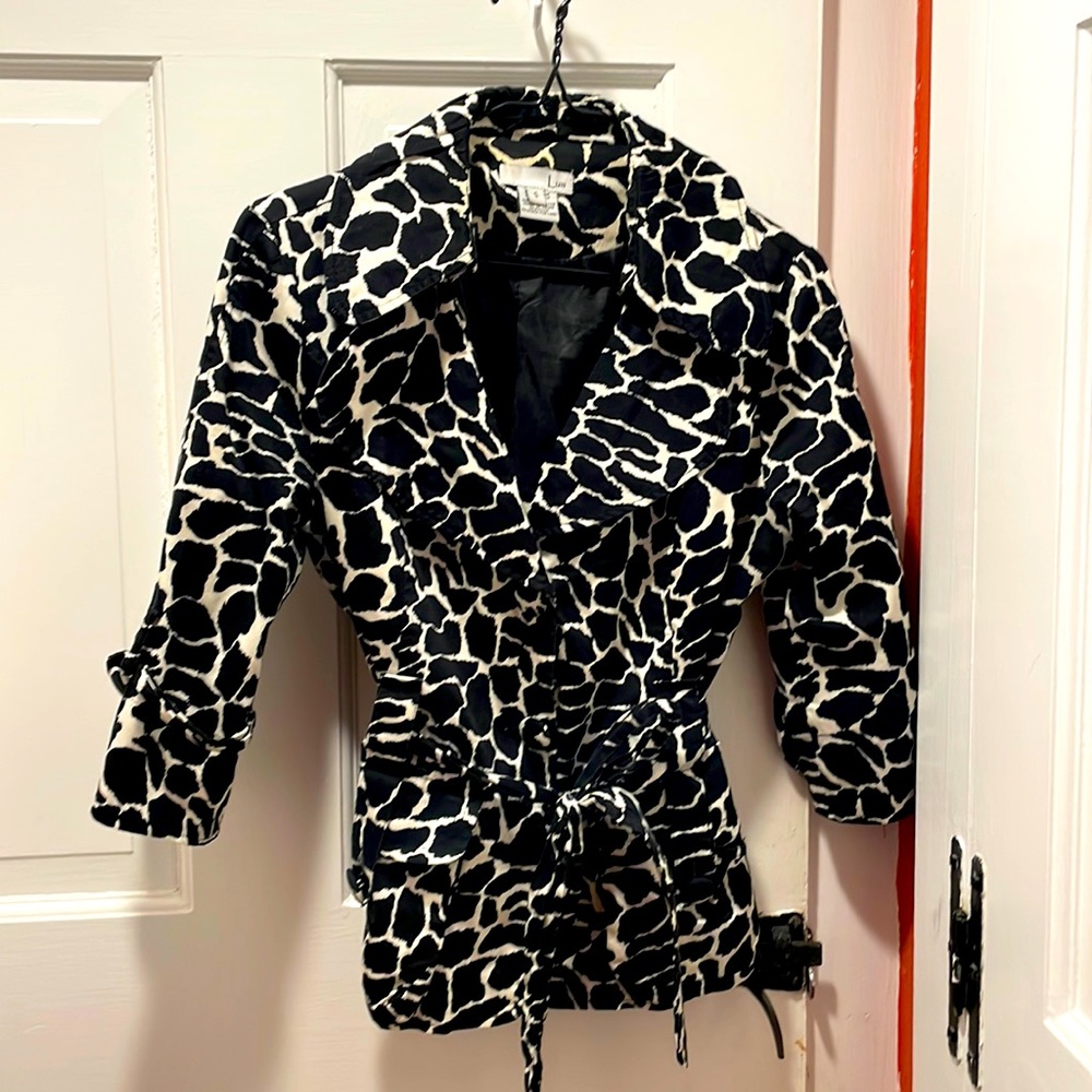 Luii Cheetah Animal Print Button Front Jacket Size Small 
So cute!